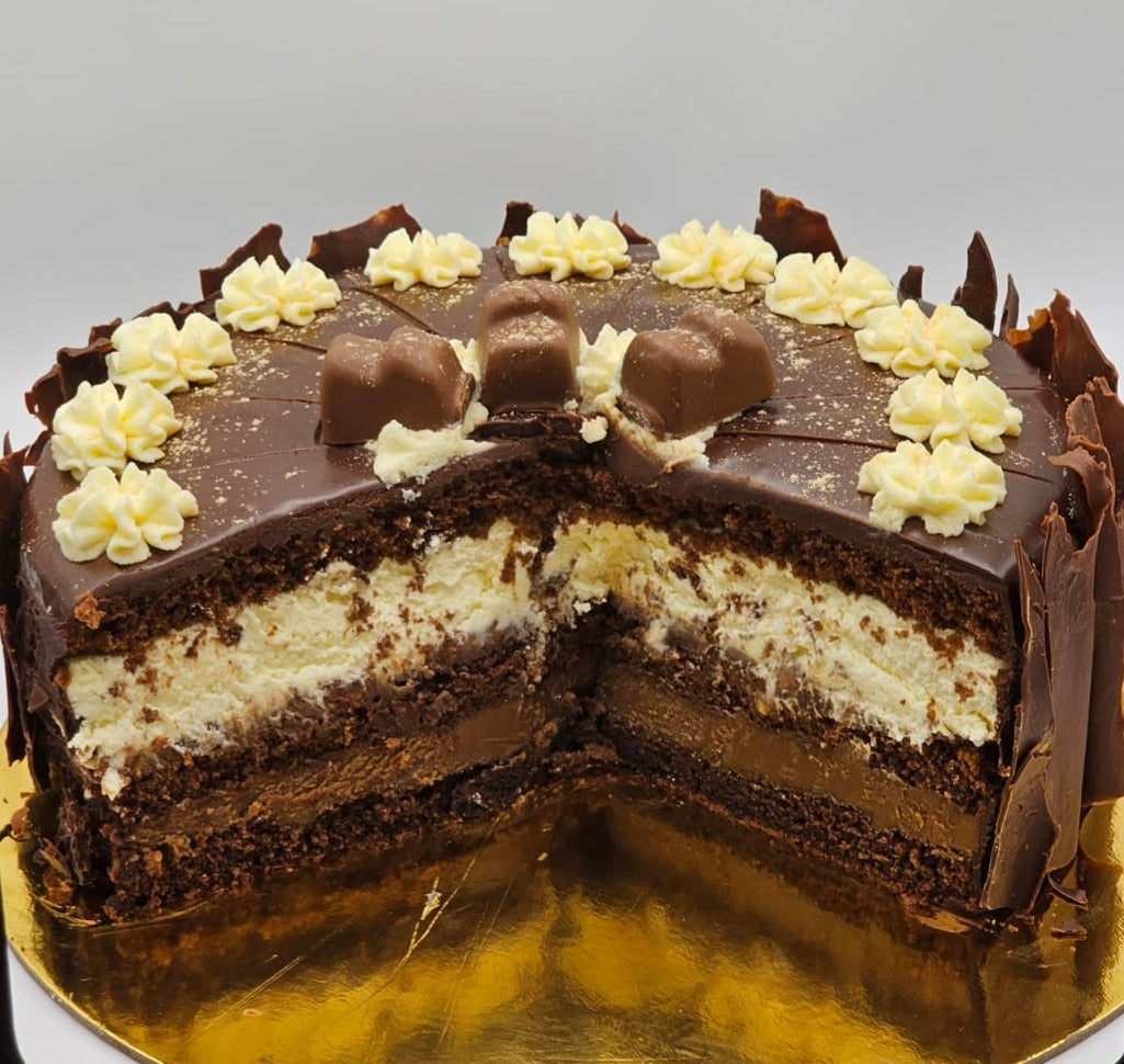 DeluxeDesserts - Nougatcremetorte