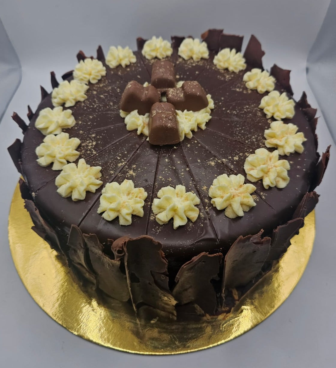 DeluxeDesserts - Nougatcremetorte