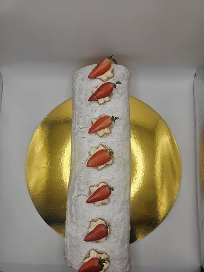 DeluxeDesserts - Erdbeerroulade