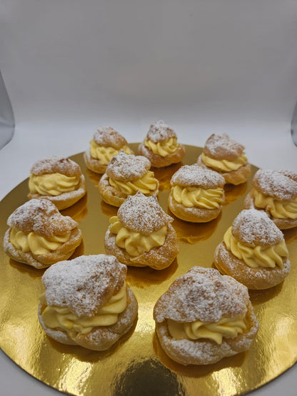 DeluxeDesserts - Windbeutel