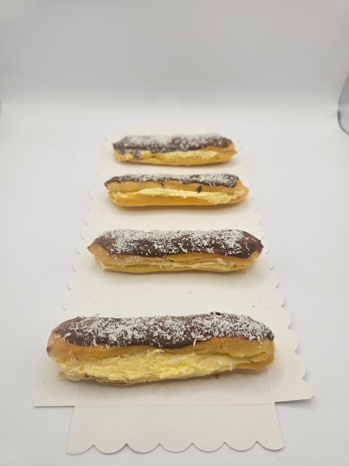 DeluxeDesserts - Eclair