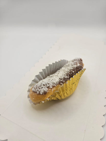 DeluxeDesserts - Eclair