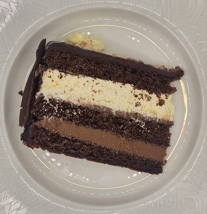 DeluxeDesserts - Nougatcremetorte