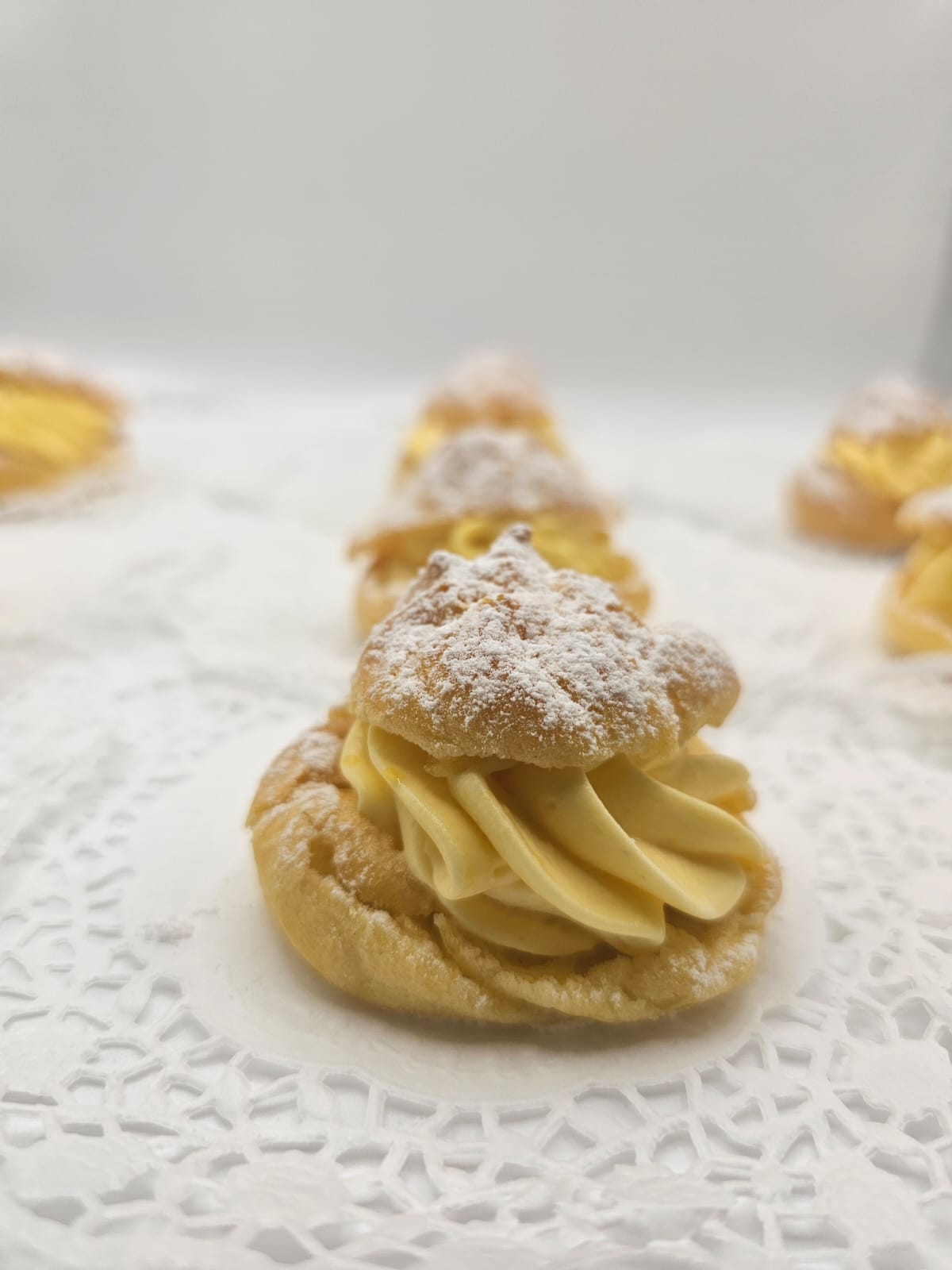 DeluxeDesserts - Windbeutel